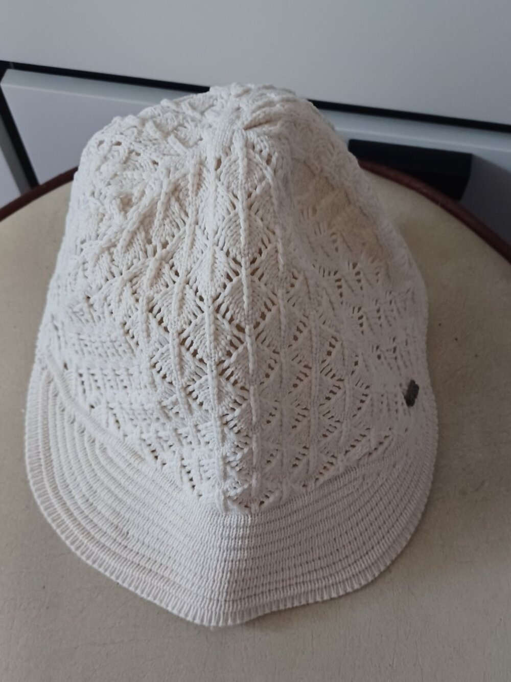 Boss women's breathable knit ivory hat